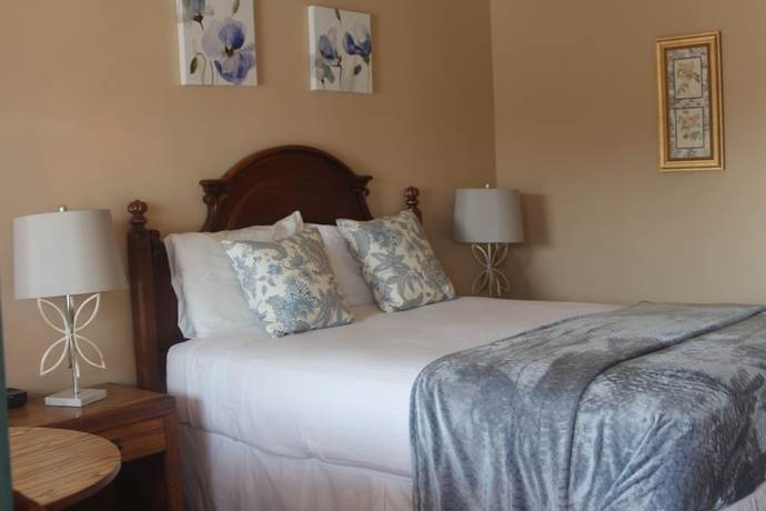 Imagen de la habitación del Hotel Peach Tree Inn, San Luis Obispo. Foto 2