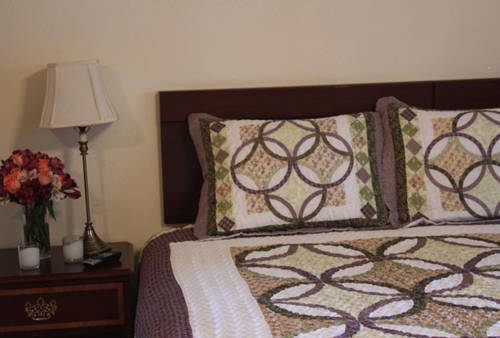 Imagen de la habitación del Hotel Peach Tree Inn and Suites. Foto 8