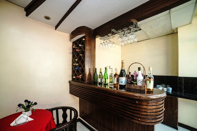 Imagen del bar/restaurante del Hotel Peach Tree Lodge. Foto 14