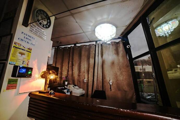 Imagen general del Hotel Peach Tree Lodge. Foto 11