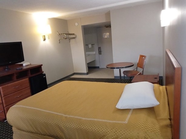 Imagen de la habitación del Hotel Peachtree Inn and suites. Foto 7