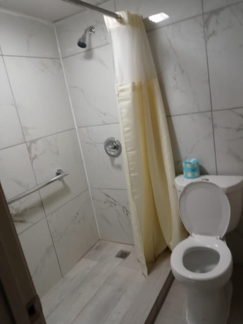 Imagen de la habitación del Hotel Peachtree Inn and suites. Foto 9