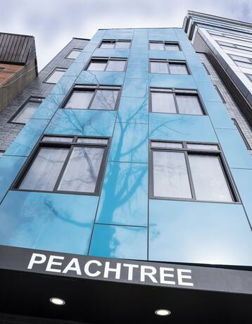 Imagen general del Hotel Peachtree Suites. Foto 1