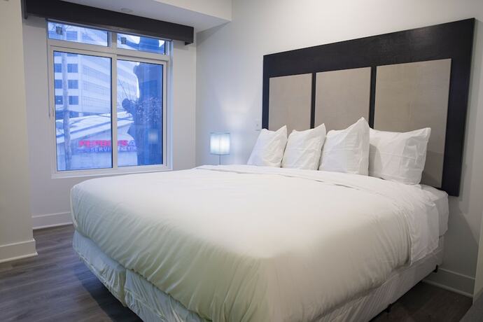 Imagen de la habitación del Hotel Peachtree Suites. Foto 14