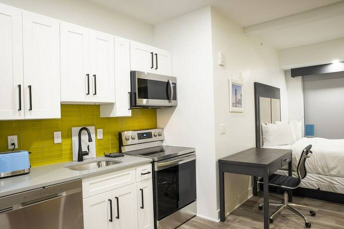 Imagen de la habitación del Hotel Peachtree Suites. Foto 17