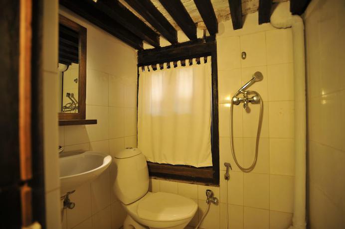 Imagen de la habitación del Hotel Peacock Guest House. Foto 6