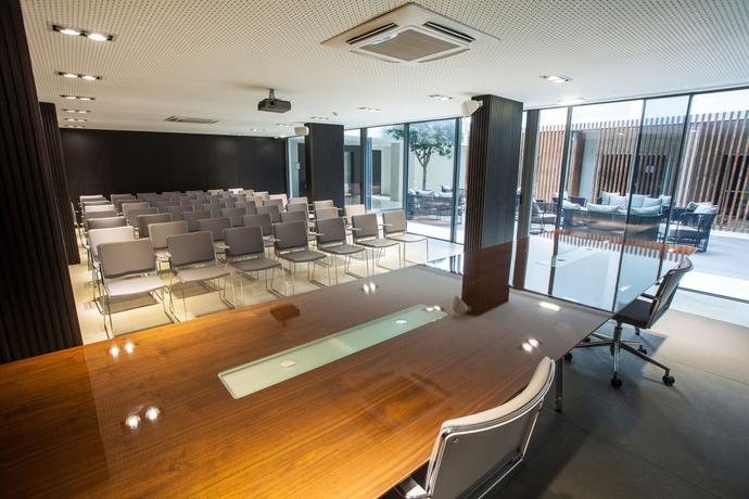 Imagen de los interiores del Hotel P&eacute;rola. Foto 12