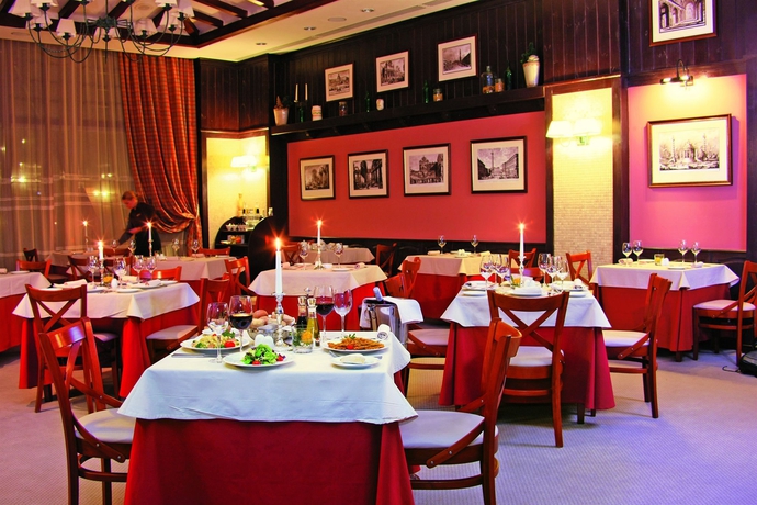 Imagen del bar/restaurante del Hotel Peak Hotel. Foto 2