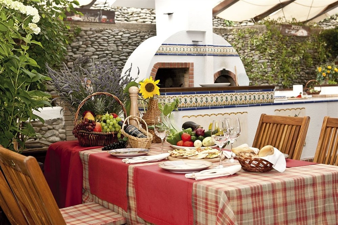 Imagen del bar/restaurante del Hotel Peak Hotel. Foto 3