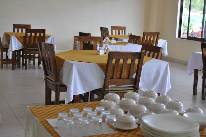 Imagen del bar/restaurante del Hotel Peaks Limited. Foto 6