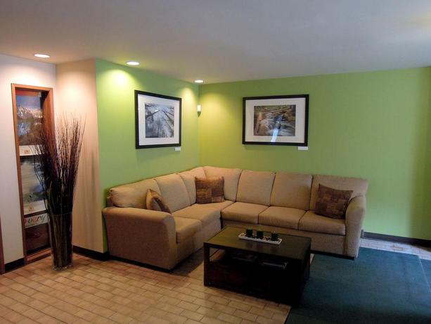 Imagen de los interiores del Hotel Peaks and Suites. Foto 6