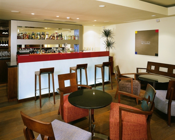 Imagen de los interiores del Hotel Peakture Bucharest. Foto 5