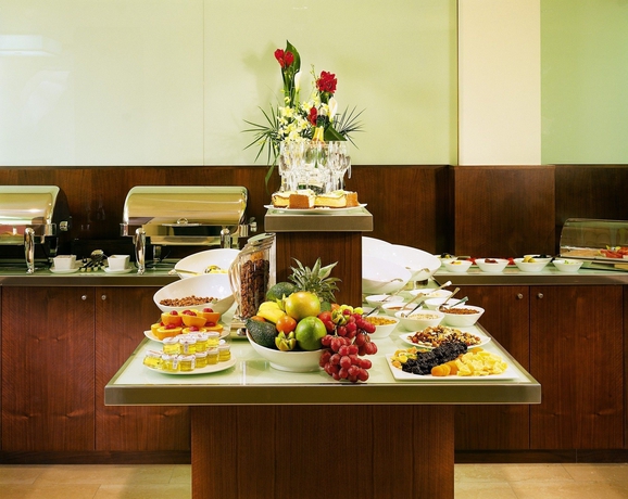 Imagen del bar/restaurante del Hotel Peakture Bucharest. Foto 2