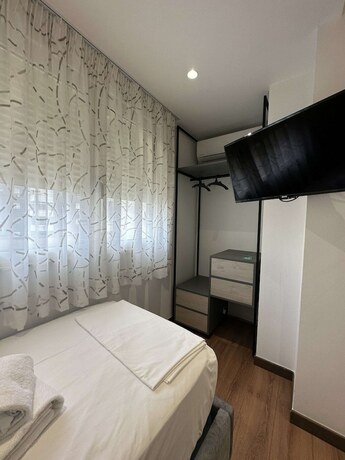 Imagen de la habitación del Hotel Peaky. Foto 12