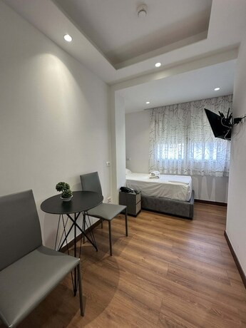 Imagen de la habitación del Hotel Peaky. Foto 17