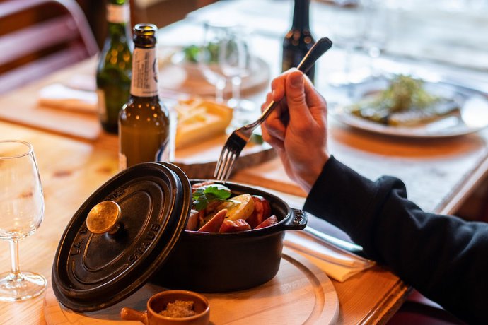 Imagen del bar/restaurante del Hotel Peanut Mountain Lodge. Foto 3