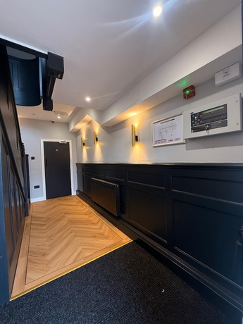 Imagen de los interiores del Hotel Pear Tree Inn. Foto 16