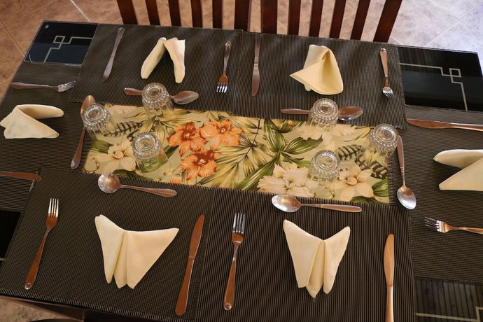 Imagen del bar/restaurante del Hotel Pearl Afrique. Foto 6