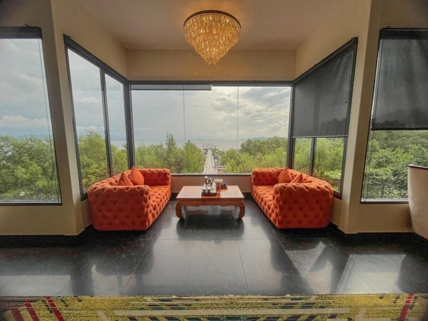 Imagen del bar/restaurante del Hotel Pearl Andaman Resort Ranong Koh Koo. Foto 3