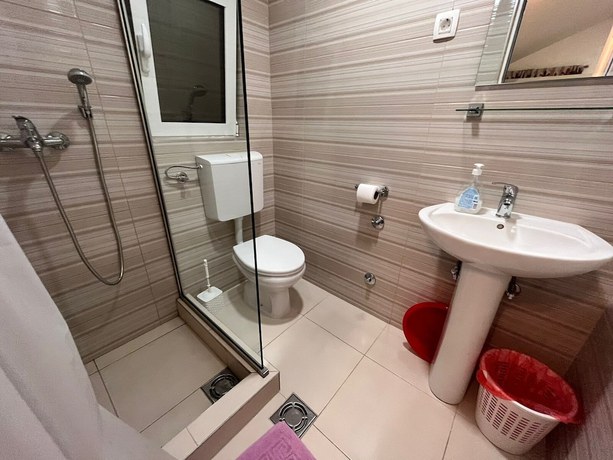 Imagen de la habitación del Hotel Pearl Apartments, Budva. Foto 7