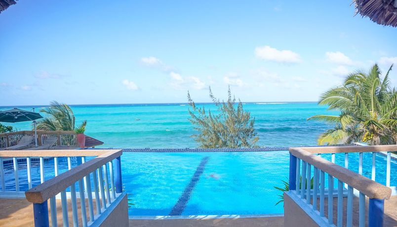 Imagen de la piscina del Hotel Pearl Beach Resort by Sansi. Foto 19