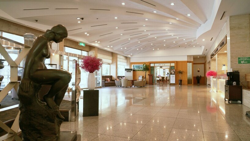 Imagen de los interiores del Hotel Pearl Jeju. Foto 30