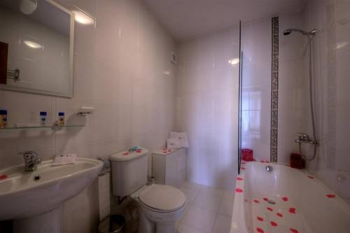 Imagen de la habitación del Hotel Pearl Lodge. Foto 24