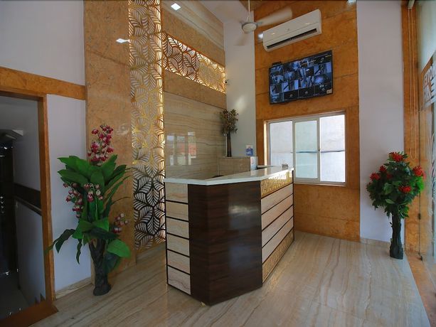 Imagen de los interiores del Hotel Pearl, Navi Mumbai. Foto 19