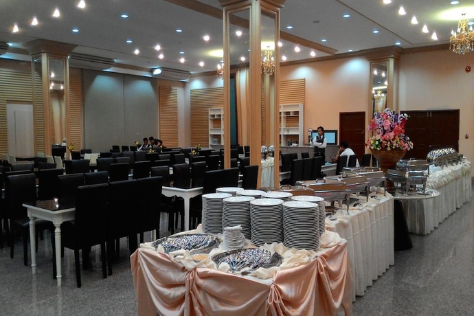 Imagen del bar/restaurante del Hotel Pearl Resort And Hotel. Foto 2