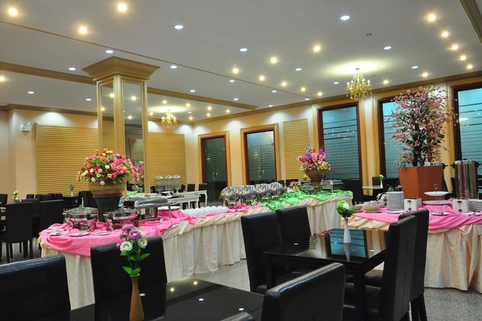 Imagen del bar/restaurante del Hotel Pearl Resort And Hotel. Foto 3
