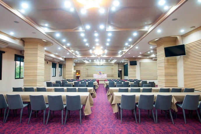 Imagen de los interiores del Hotel Pearl Resort And Hotel. Foto 19