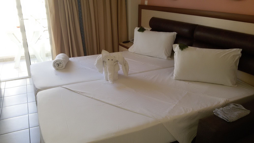 Imagen de la habitación del Hotel Pearl, Rodas Town. Foto 2