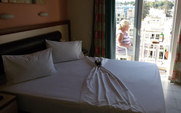 Imagen de la habitación del Hotel Pearl, Rodas Town. Foto 13