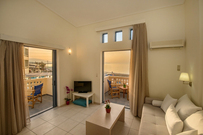 Imagen de los interiores del Hotel Pearl Seabreeze Suites. Foto 14