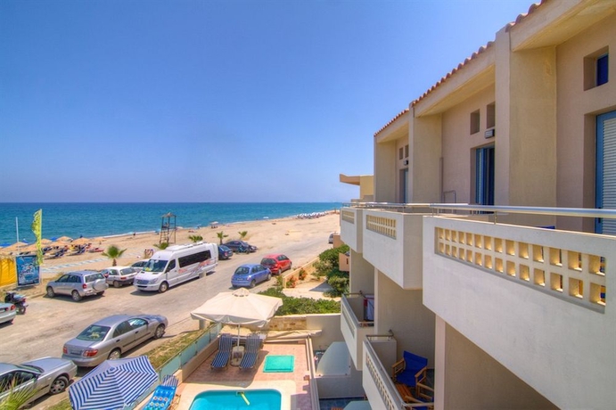 Imagen de los exteriores del Hotel Pearl Seabreeze Suites. Foto 10