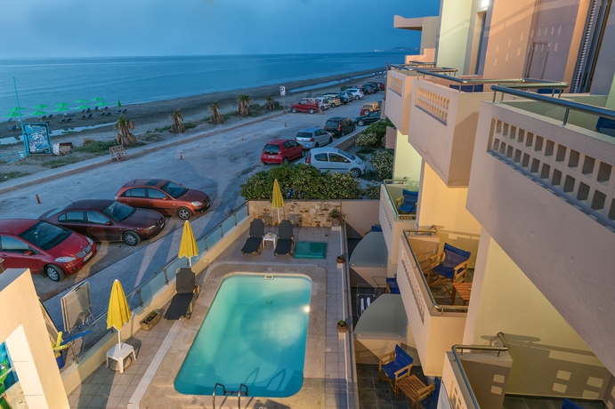 Imagen de los exteriores del Hotel Pearl Seabreeze Suites. Foto 13