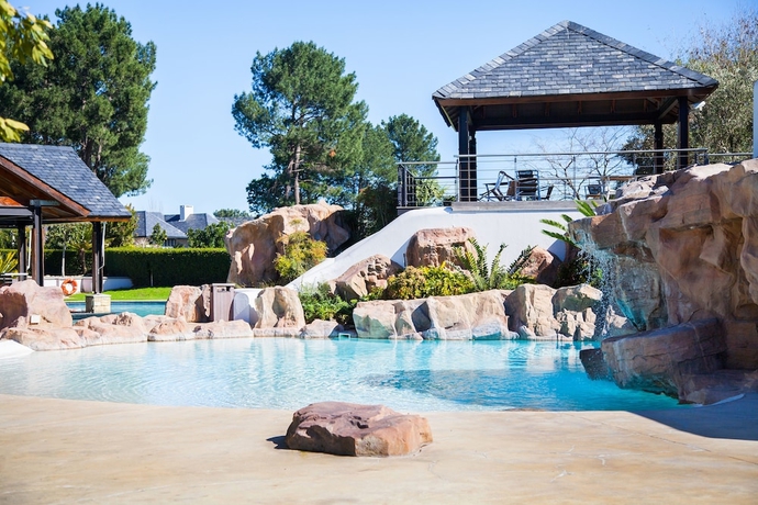 Imagen de la piscina del Hotel Pearl Valley By Mantis. Foto 17