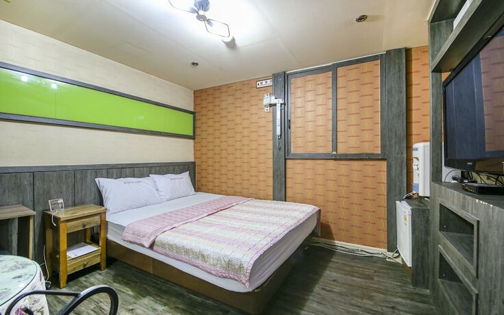 Imagen de la habitación del Hotel Pearl Veronica Self Check-in Motel. Foto 2