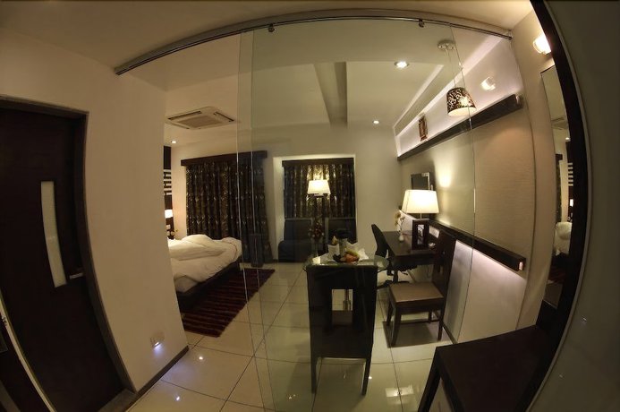 Imagen de la habitación del Hotel Pearl and Banquets. Foto 12