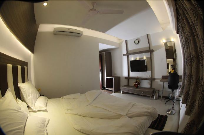 Imagen de la habitación del Hotel Pearl and Banquets. Foto 13