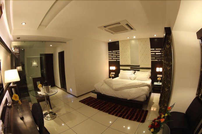 Imagen de la habitación del Hotel Pearl and Banquets. Foto 15