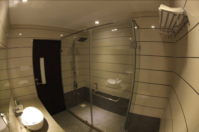 Imagen de la habitación del Hotel Pearl and Banquets. Foto 16