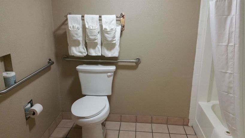 Imagen de la piscina del Hotel Pearl on the Concho SureStay Collection by Best Western. Foto 16