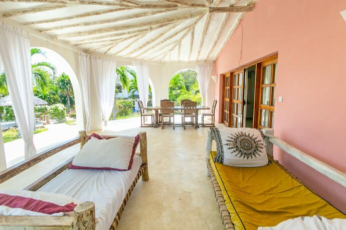 Imagen de la habitación del Hotel Pearls and Corals Resort. Foto 17