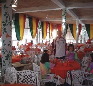 Imagen del bar/restaurante del Hotel Pebbles All Inclusive. Foto 4
