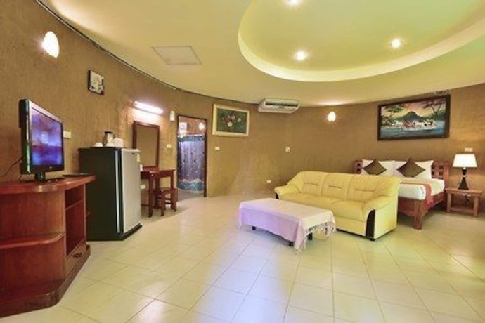 Imagen del bar/restaurante del Hotel Pechmaneekan Beach Resort. Foto 4