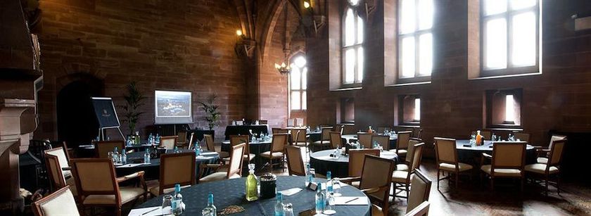 Imagen del bar/restaurante del Hotel Peckforton Castle. Foto 7