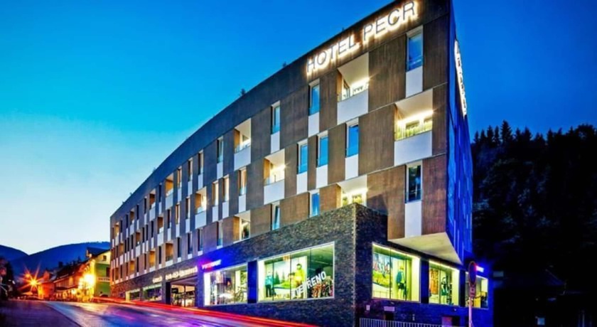 Imagen de los interiores del Hotel Pecr Well. Foto 11