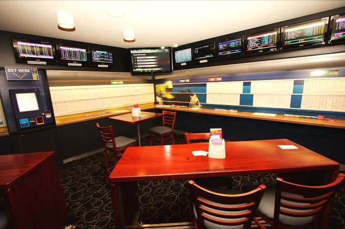 Imagen del bar/restaurante del Hotel Peden's. Foto 12