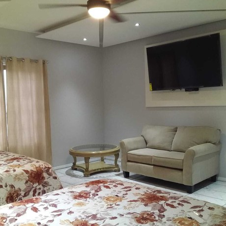 Imagen de la habitación del Hotel Pedregal. Foto 6